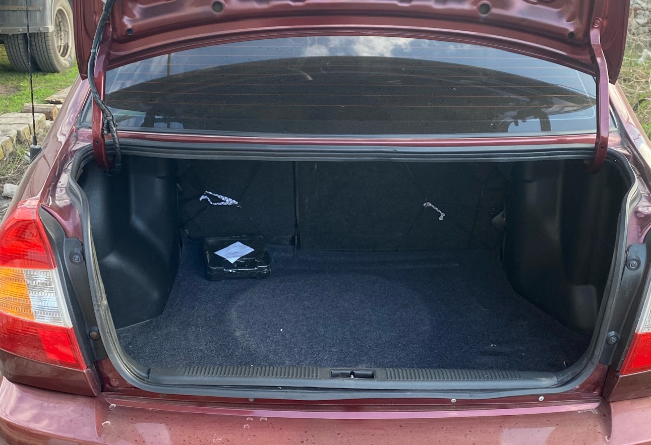 Аренда hyundai accent эконом класса 2008 года в городе Москва от 1500 руб./сутки, передний привод, двигатель: бензин, объем 1.5 литров, ОСАГО (Мультидрайв), без водителя, недорого, вид 3 - RentRide