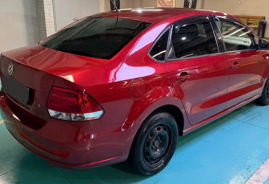 Аренда volkswagen polo эконом класса 2012 года в городе Москва от 2100 руб./сутки, передний привод, двигатель: бензин, объем 1.6 литров, каско (Впишу в полис), ОСАГО (Впишу в полис), без водителя, недорого, вид 2 - RentRide