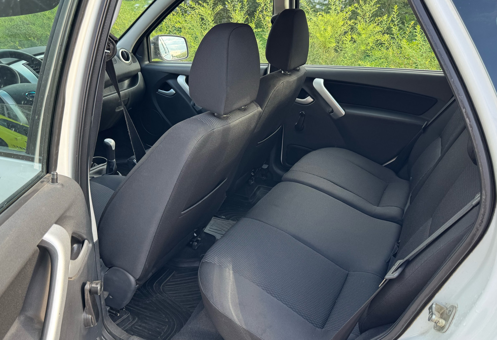 Аренда datsun mi-do эконом класса 2015 года в городе Москва Апрелевка от 1200 руб./сутки, передний привод, двигатель: бензин, объем 1.6 литров, ОСАГО (Впишу в полис), без водителя, недорого, вид 4 - RentRide