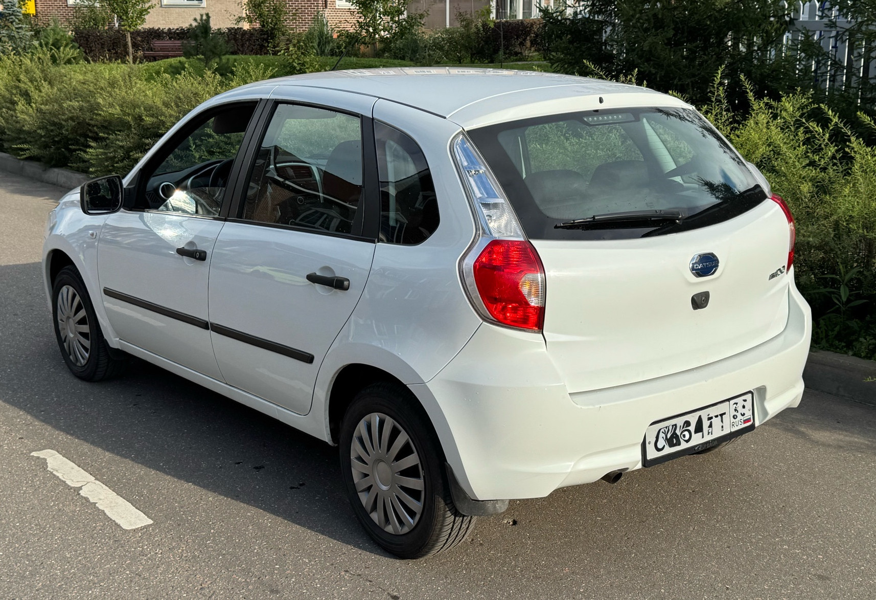 Аренда datsun mi-do эконом класса 2015 года в городе Москва Апрелевка от 1200 руб./сутки, передний привод, двигатель: бензин, объем 1.6 литров, ОСАГО (Впишу в полис), без водителя, недорого, вид 3 - RentRide