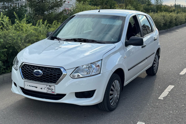 Прокат авто datsun mi-do эконом класса 2015 года в городе Москва Апрелевка от 1200 руб./сутки, передний привод, двигатель: бензин, объем 1.6 литров, ОСАГО (Впишу в полис), без водителя, недорого - RentRide