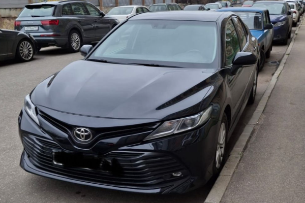 Прокат авто toyota camry комфорт класса 2018 года в городе Москва Крестьянская застава от 4800 руб./сутки, передний привод, двигатель: бензин, объем 2.5 литров, ОСАГО (Мультидрайв), без водителя, недорого - RentRide