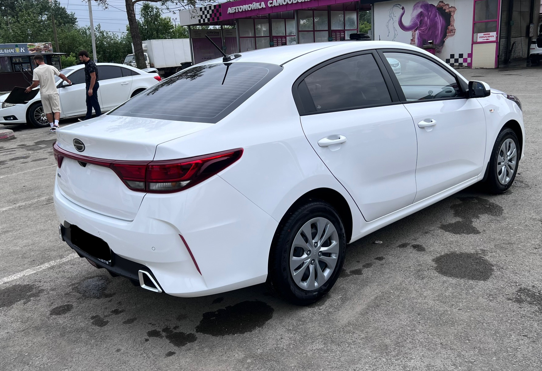 Аренда solaris krs эконом класса 2025 года в городе Москва от 2300 руб./сутки, передний привод, двигатель: бензин, объем 1.6 литров, каско (Впишу в полис), ОСАГО (Впишу в полис), без водителя, недорого - RentRide