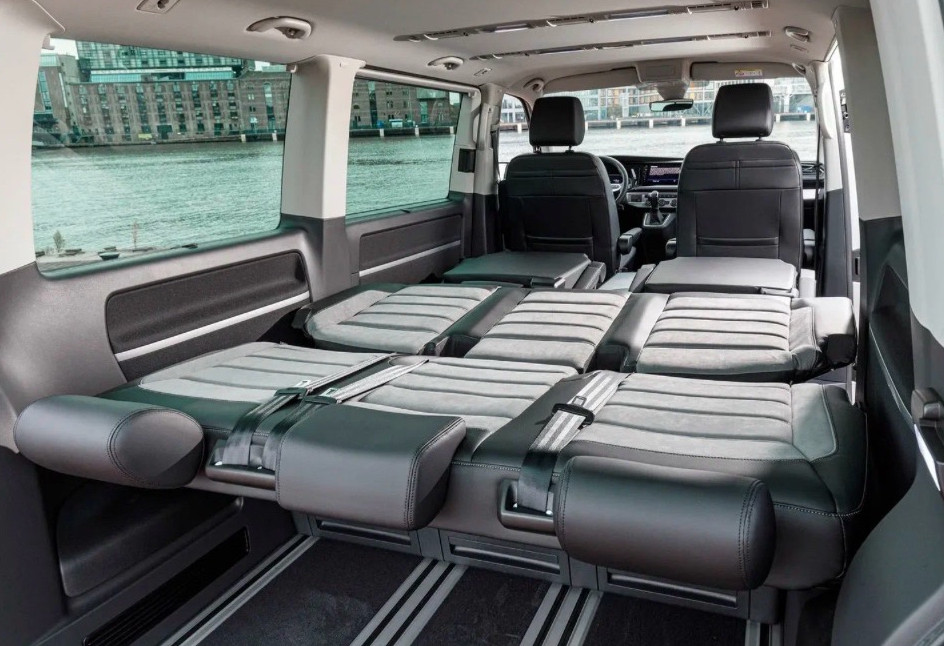 Аренда volkswagen multivan 2020 года в городе Москва Румянцево от 12000 руб./сутки, передний привод, двигатель: дизель, объем 2 литра, ОСАГО (Мультидрайв), без водителя, недорого, вид 2 - RentRide