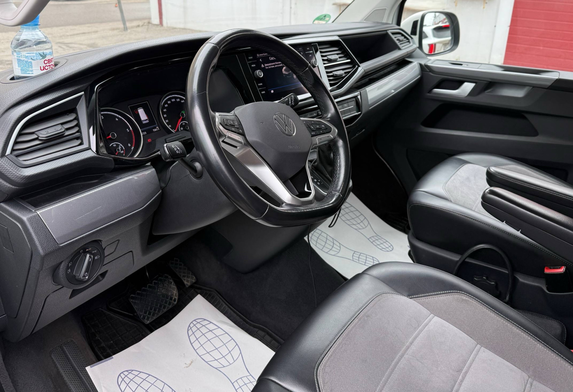 Аренда volkswagen multivan 2020 года в городе Москва Измайловская от 10000 руб./сутки, передний привод, двигатель: дизель, объем 2 литра, ОСАГО (Мультидрайв), без водителя, недорого, вид 9 - RentRide