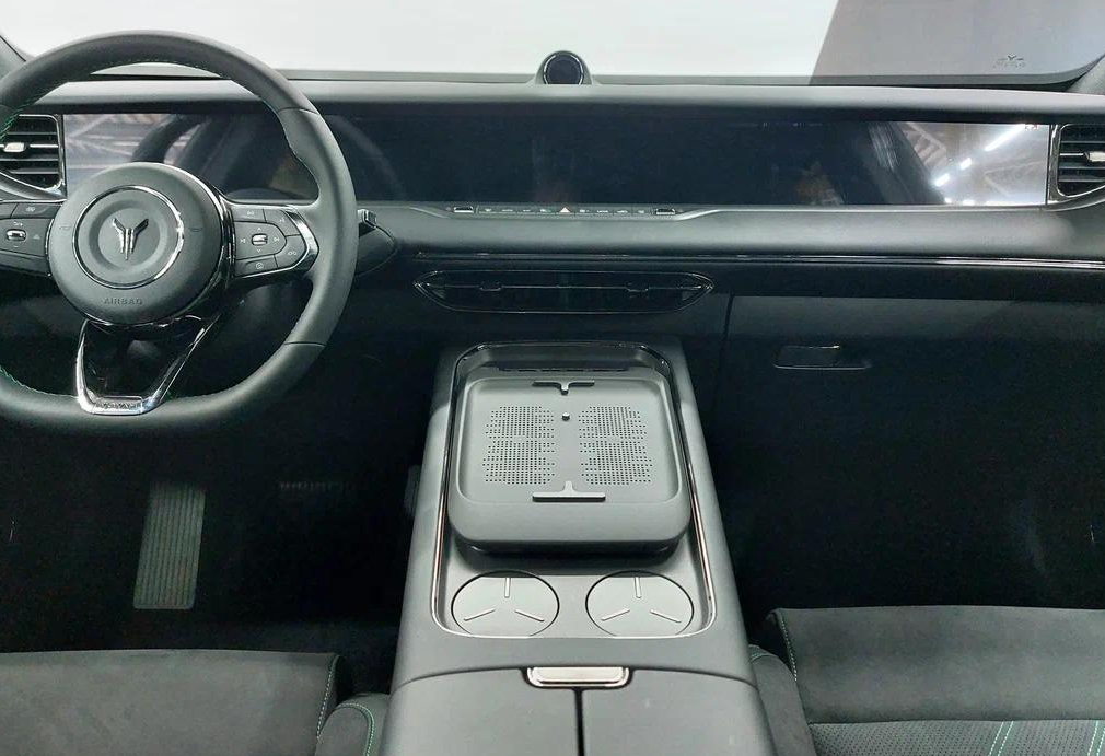 Аренда voyah free премиум класса 2025 года в городе Москва Беговая от 11200 руб./сутки, полный привод, двигатель: гибрид, объем 1498 литров, каско (Мультидрайв), ОСАГО (Мультидрайв), без водителя, недорого, вид 3 - RentRide