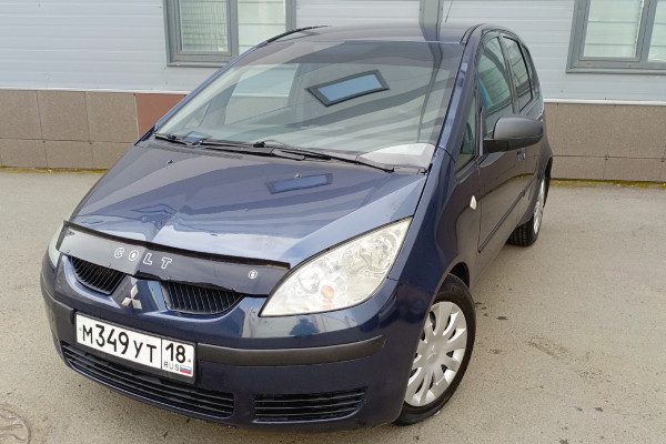 Прокат авто mitsubishi colt эконом класса 2007 года в городе Ижевск от 1300 руб./сутки, передний привод, двигатель: бензин, объем 1.3 литра, ОСАГО (Мультидрайв), без водителя, недорого - RentRide