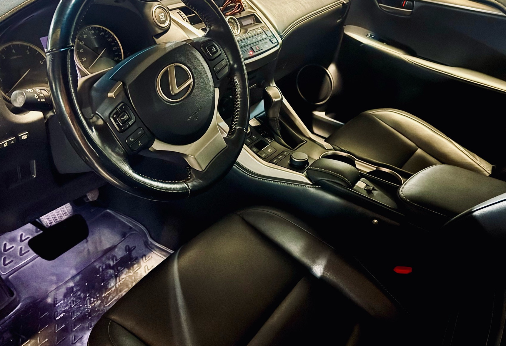 Аренда lexus nx бизнес класса 2015 года в городе Москва Шаболовская от 5440 руб./сутки, полный привод, двигатель: бензин, объем 2 литра, каско (Мультидрайв), ОСАГО (Мультидрайв), без водителя, недорого, вид 7 - RentRide