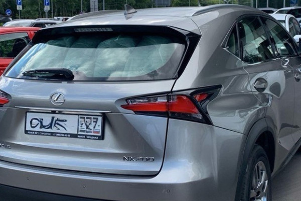 Прокат авто lexus nx бизнес класса 2015 года в городе Москва Шаболовская от 4960 руб./сутки, полный привод, двигатель: бензин, объем 2 литра, ОСАГО (Мультидрайв), без водителя, недорого - RentRide