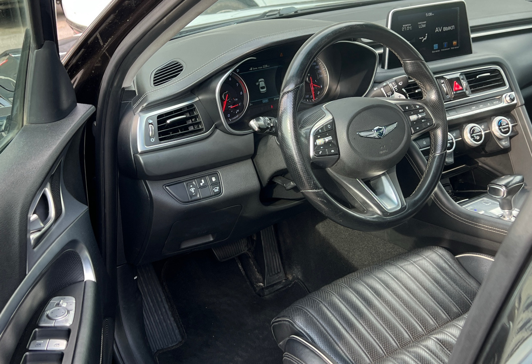 Аренда genesis g70 бизнес класса 2019 года в городе Москва Нагорная от 5000 руб./сутки, полный привод, двигатель: бензин, объем 2 литра, ОСАГО (Впишу в полис), без водителя, недорого, вид 3 - RentRide