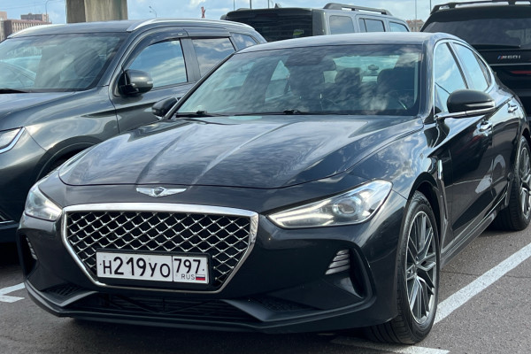Прокат авто genesis g70 бизнес класса 2019 года в городе Москва Нагорная от 5000 руб./сутки, полный привод, двигатель: бензин, объем 2 литра, ОСАГО (Впишу в полис), без водителя, недорого - RentRide