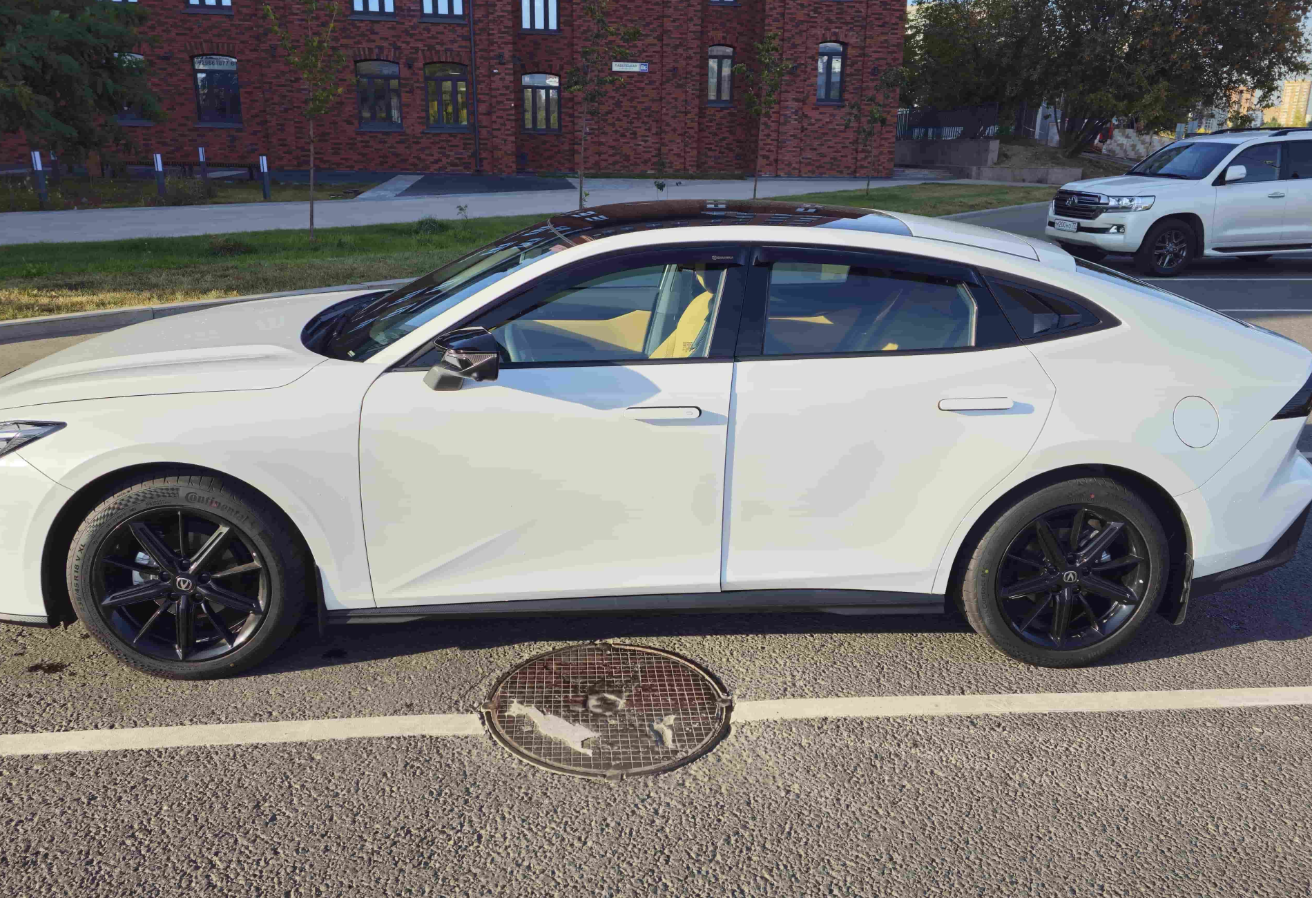 Аренда changan uni-v комфорт класса 2023 года в городе Москва Таганская от 4700 руб./сутки, передний привод, двигатель: бензин, объем 1.5 литров, каско (Мультидрайв), ОСАГО (Мультидрайв), без водителя, недорого, вид 3 - RentRide