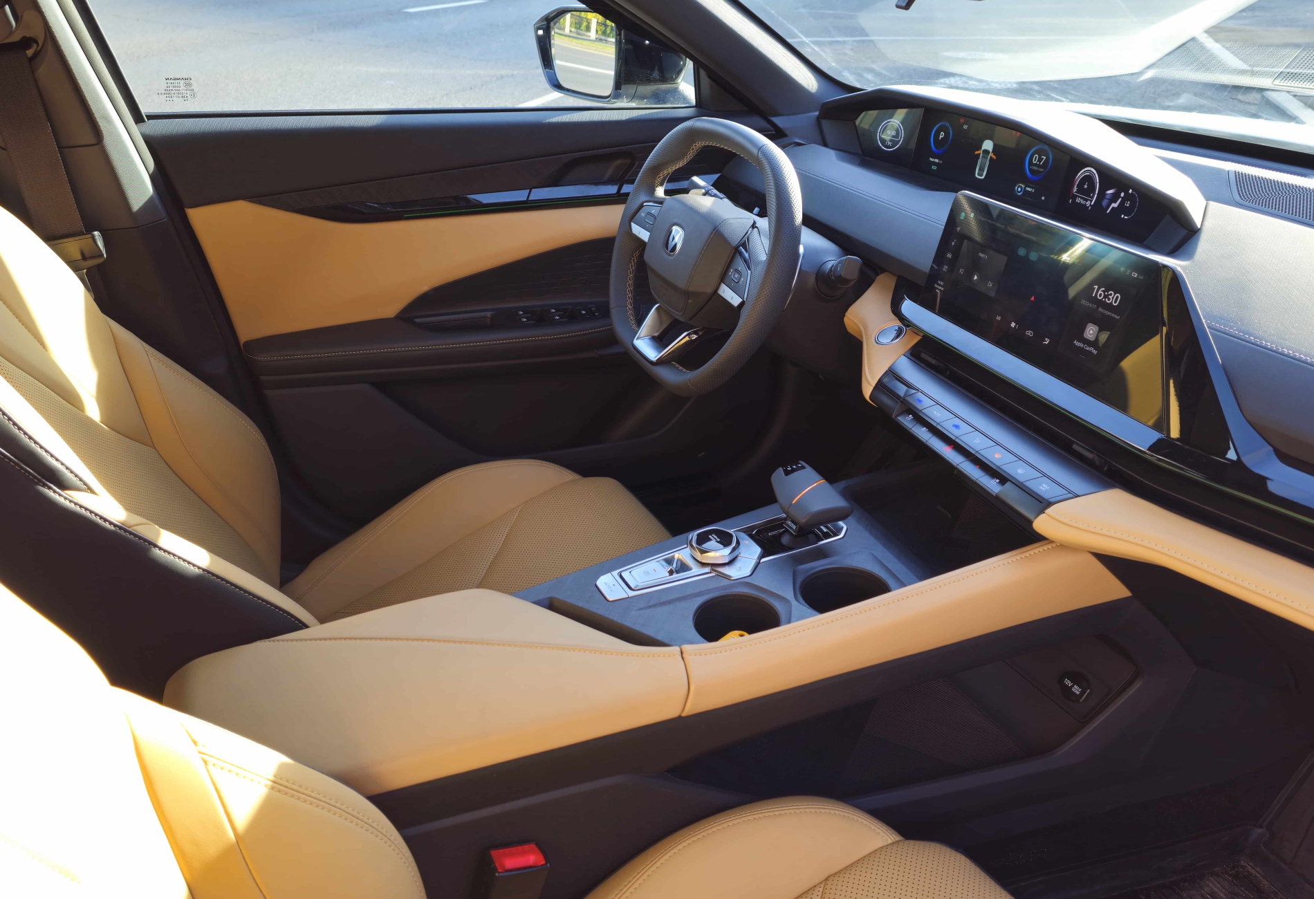 Аренда changan uni-v комфорт класса 2023 года в городе Москва Таганская от 4700 руб./сутки, передний привод, двигатель: бензин, объем 1.5 литров, каско (Мультидрайв), ОСАГО (Мультидрайв), без водителя, недорого, вид 6 - RentRide