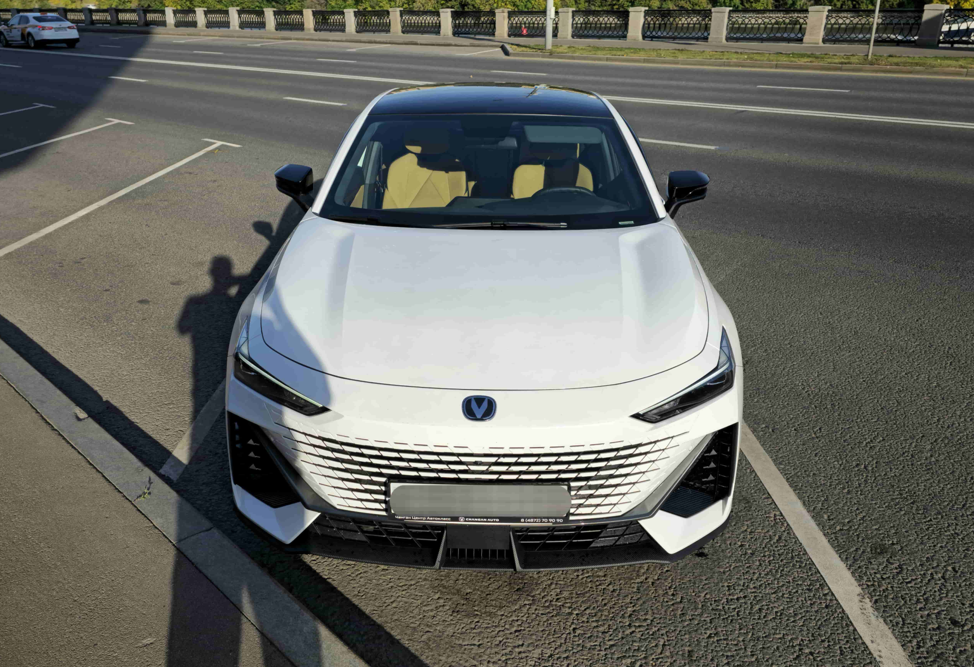 Аренда changan uni-v комфорт класса 2023 года в городе Москва Таганская от 4700 руб./сутки, передний привод, двигатель: бензин, объем 1.5 литров, каско (Мультидрайв), ОСАГО (Мультидрайв), без водителя, недорого - RentRide