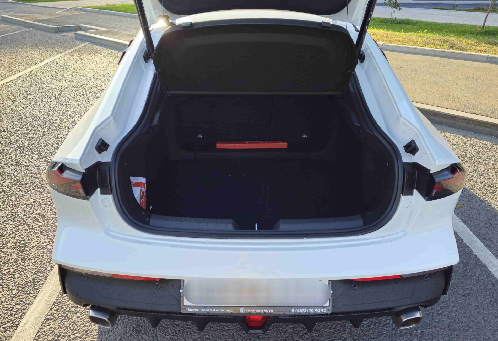 Аренда changan uni-v комфорт класса 2023 года в городе Москва Таганская от 4700 руб./сутки, передний привод, двигатель: бензин, объем 1.5 литров, каско (Мультидрайв), ОСАГО (Мультидрайв), без водителя, недорого, вид 5 - RentRide