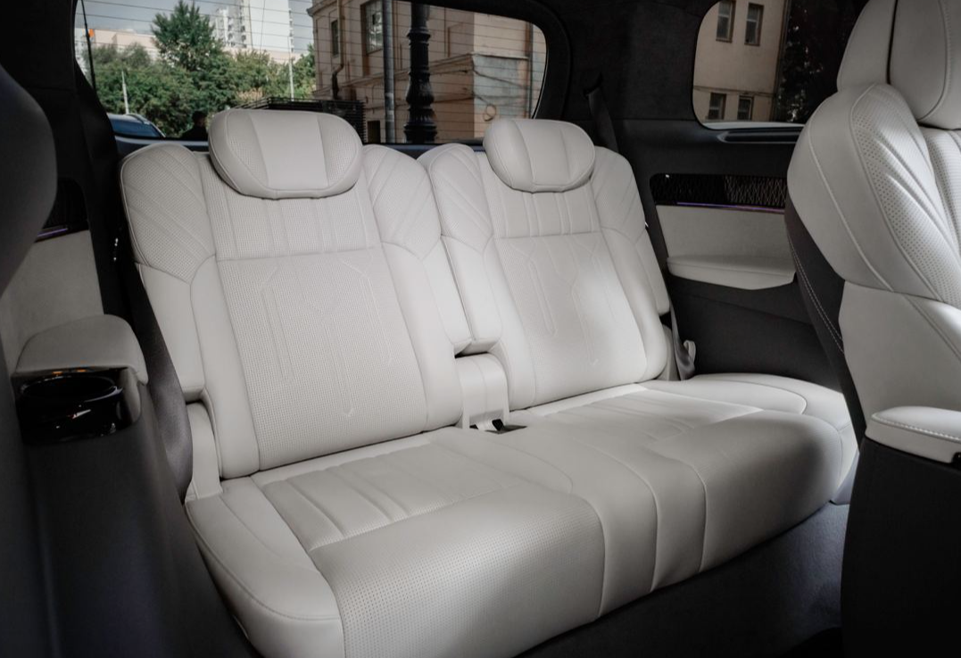 Аренда zeekr 009 2023 года в городе Москва Беговая от 20000 руб./сутки, полный привод, каско (Мультидрайв), ОСАГО (Мультидрайв), без водителя, недорого, вид 10 - RentRide