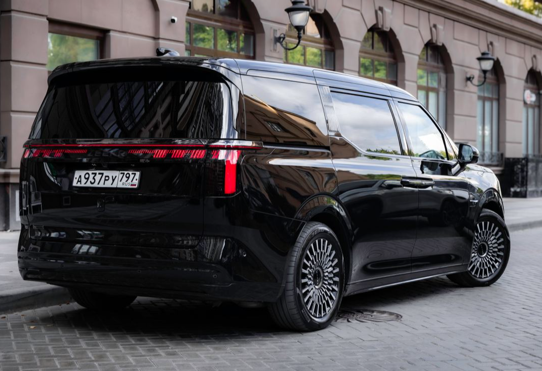 Аренда zeekr 009 2023 года в городе Москва Беговая от 20000 руб./сутки, полный привод, каско (Мультидрайв), ОСАГО (Мультидрайв), без водителя, недорого, вид 4 - RentRide