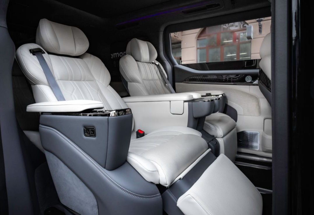 Аренда zeekr 009 2023 года в городе Москва Беговая от 20000 руб./сутки, полный привод, каско (Мультидрайв), ОСАГО (Мультидрайв), без водителя, недорого, вид 7 - RentRide