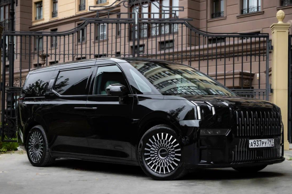 Прокат авто zeekr 009 2023 года в городе Москва Беговая от 20000 руб./сутки, полный привод, каско (Мультидрайв), ОСАГО (Мультидрайв), без водителя, недорого - RentRide