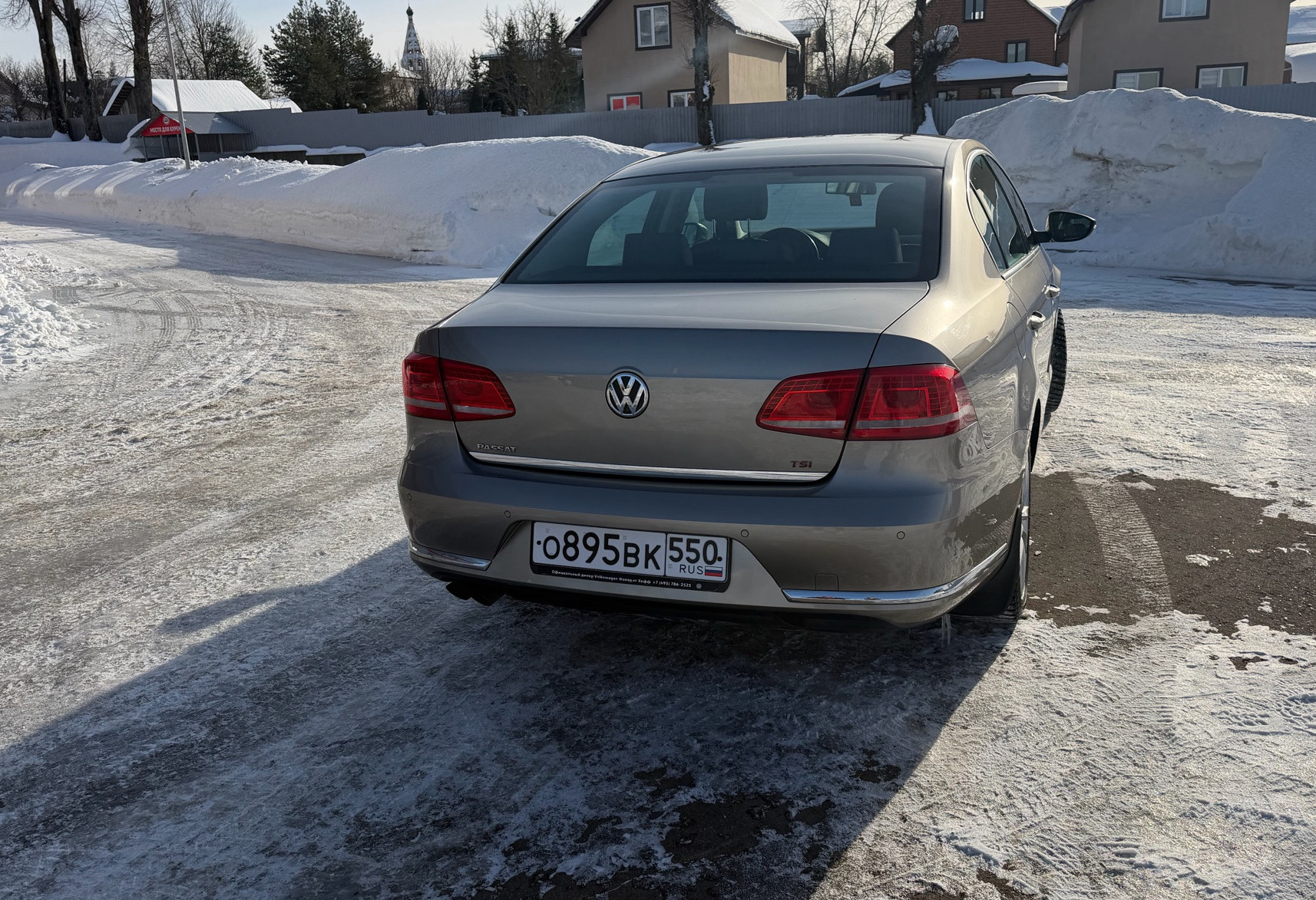 Аренда volkswagen passat стандарт класса 2012 года в городе Москва Алтуфьево от 3040 руб./сутки, передний привод, двигатель: бензин, объем 1.8 литров, ОСАГО (Мультидрайв), без водителя, недорого, вид 3 - RentRide