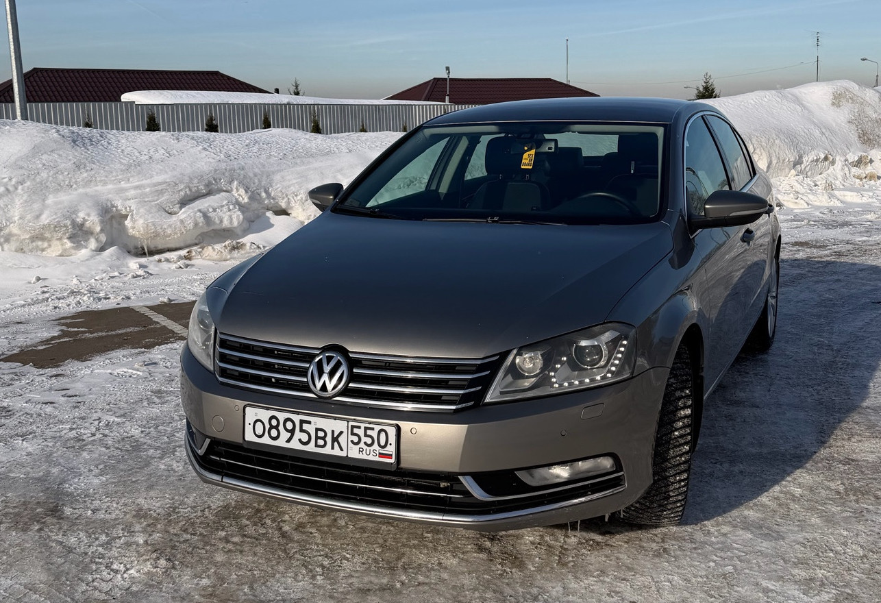 Аренда volkswagen passat стандарт класса 2012 года в городе Москва Алтуфьево от 3040 руб./сутки, передний привод, двигатель: бензин, объем 1.8 литров, ОСАГО (Мультидрайв), без водителя, недорого - RentRide