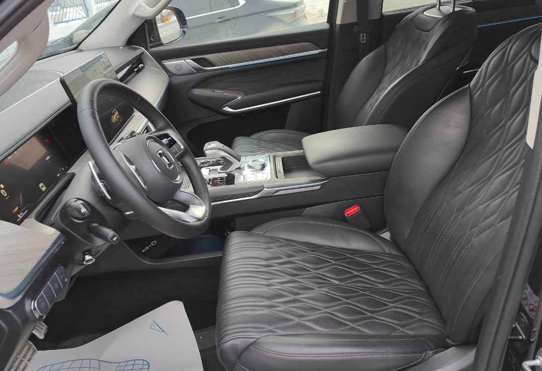 Аренда tank 500 бизнес класса 2023 года в городе Москва от 8400 руб./сутки, полный привод, двигатель: бензин, объем 3 литра, каско (Мультидрайв), ОСАГО (Мультидрайв), без водителя, недорого, вид 7 - RentRide