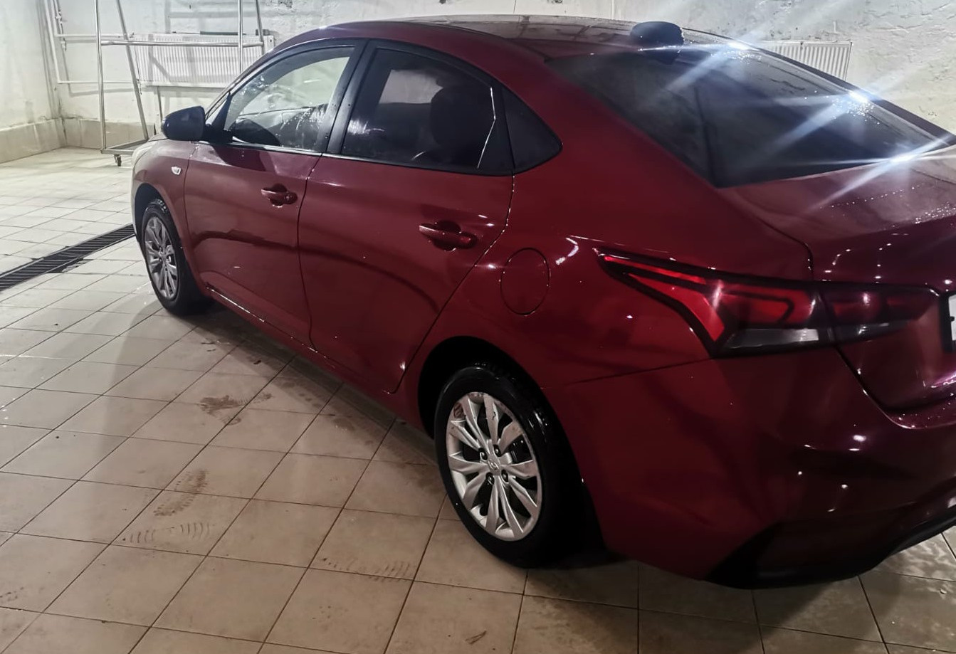 Аренда hyundai solaris эконом класса 2017 года в городе Москва Котельники от 2400 руб./сутки, передний привод, двигатель: бензин, объем 1.6 литров, ОСАГО (Впишу в полис), без водителя, недорого, вид 5 - RentRide