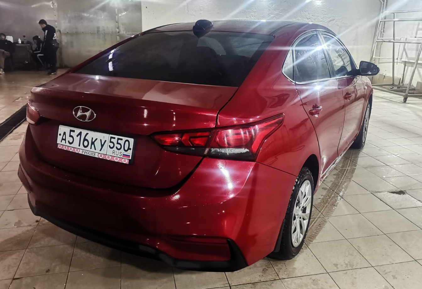 Аренда hyundai solaris эконом класса 2017 года в городе Москва Котельники от 2400 руб./сутки, передний привод, двигатель: бензин, объем 1.6 литров, ОСАГО (Впишу в полис), без водителя, недорого, вид 4 - RentRide