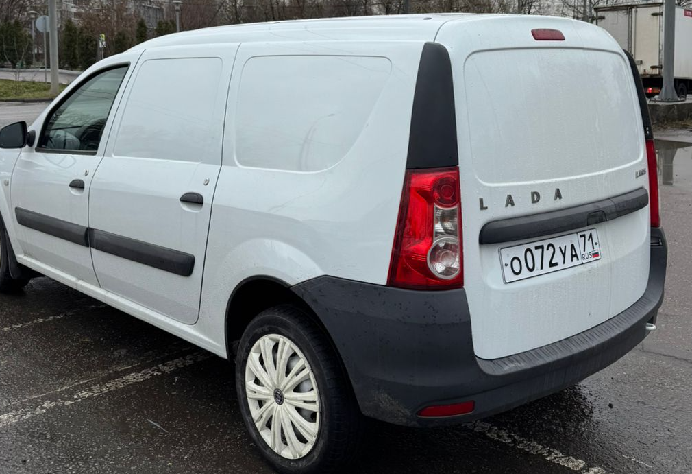 Аренда lada largus эконом класса 2019 года в городе Москва Новогиреево от 2000 руб./сутки, передний привод, двигатель: бензин, объем 1596 литров, ОСАГО (Мультидрайв), без водителя, недорого, вид 2 - RentRide