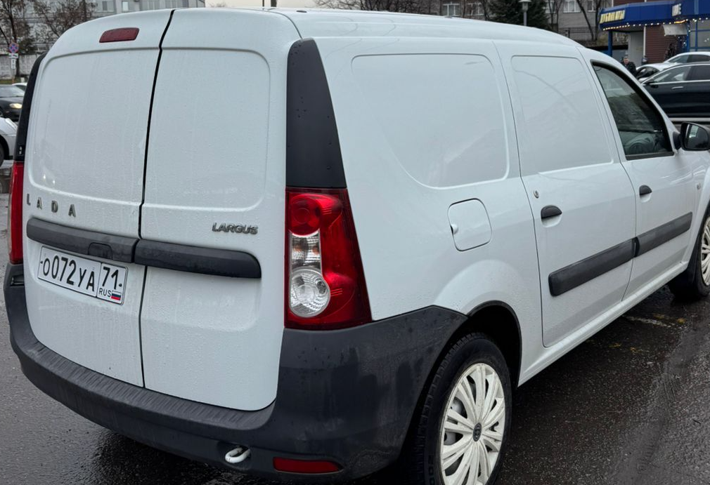 Аренда lada largus эконом класса 2019 года в городе Москва Новогиреево от 2000 руб./сутки, передний привод, двигатель: бензин, объем 1596 литров, ОСАГО (Мультидрайв), без водителя, недорого, вид 4 - RentRide