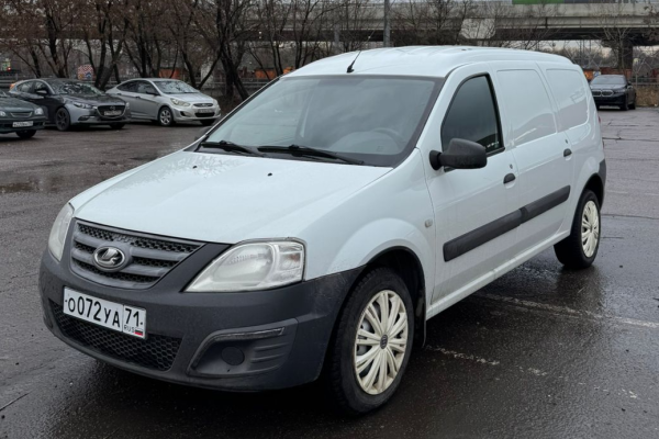 Прокат авто lada largus эконом класса 2019 года в городе Москва Новогиреево от 2000 руб./сутки, передний привод, двигатель: бензин, объем 1596 литров, ОСАГО (Мультидрайв), без водителя, недорого - RentRide