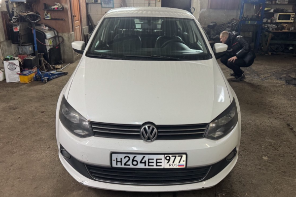 Прокат авто volkswagen polo эконом класса 2011 года в городе Химки от 1760 руб./сутки, передний привод, двигатель: бензин, объем 1.6 литров, ОСАГО (Впишу в полис), без водителя, недорого - RentRide