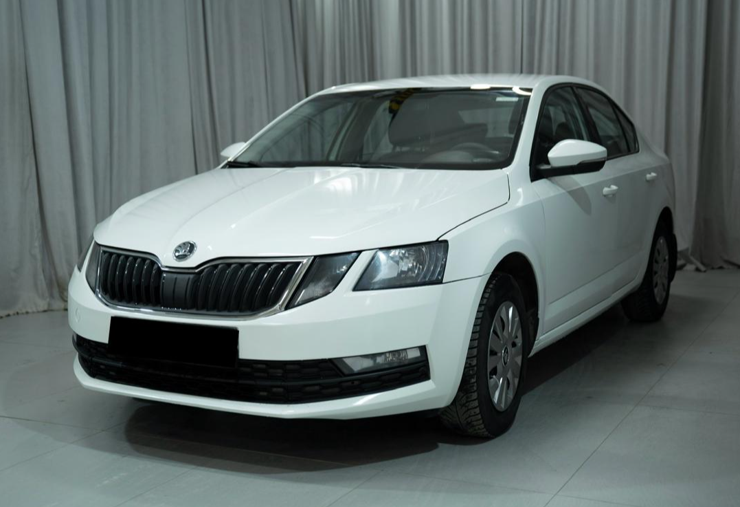 Аренда skoda octavia эконом класса 2020 года в городе Москва Яхромская от 2000 руб./сутки, передний привод, двигатель: бензин, объем 1.6 литров, ОСАГО (Мультидрайв), без водителя, недорого, вид 3 - RentRide