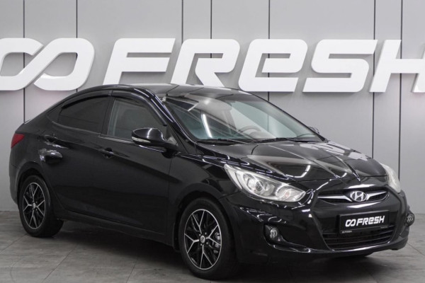 Прокат авто hyundai solaris эконом класса 2013 года в городе Москва Алтуфьево от 1680 руб./сутки, передний привод, двигатель: бензин, объем 1.6 литров, ОСАГО (Впишу в полис), без водителя, недорого - RentRide