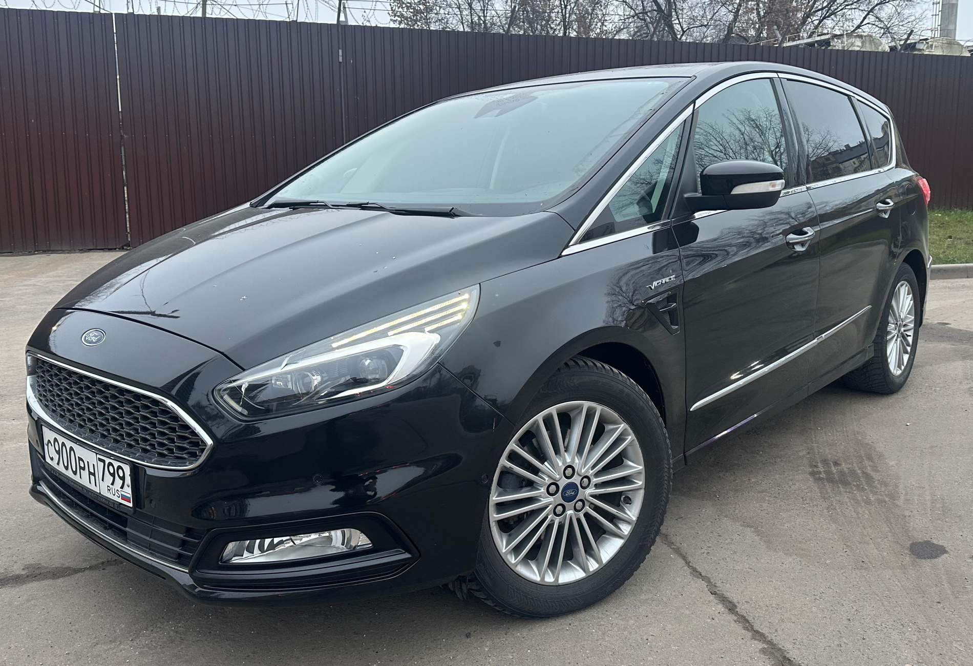 Аренда ford s-max 2018 года в городе Москва Бульвар Рокоссовского от 4000 руб./сутки, передний привод, двигатель: дизель, объем 2 литра, каско (Мультидрайв), ОСАГО (Впишу в полис), без водителя, недорого, вид 4 - RentRide