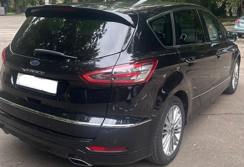 Аренда ford s-max 2018 года в городе Москва Бульвар Рокоссовского от 4000 руб./сутки, передний привод, двигатель: дизель, объем 2 литра, каско (Мультидрайв), ОСАГО (Впишу в полис), без водителя, недорого, вид 3 - RentRide