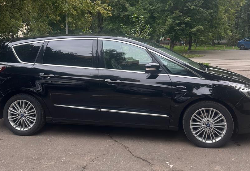 Аренда ford s-max 2018 года в городе Москва Бульвар Рокоссовского от 4000 руб./сутки, передний привод, двигатель: дизель, объем 2 литра, каско (Мультидрайв), ОСАГО (Впишу в полис), без водителя, недорого, вид 2 - RentRide