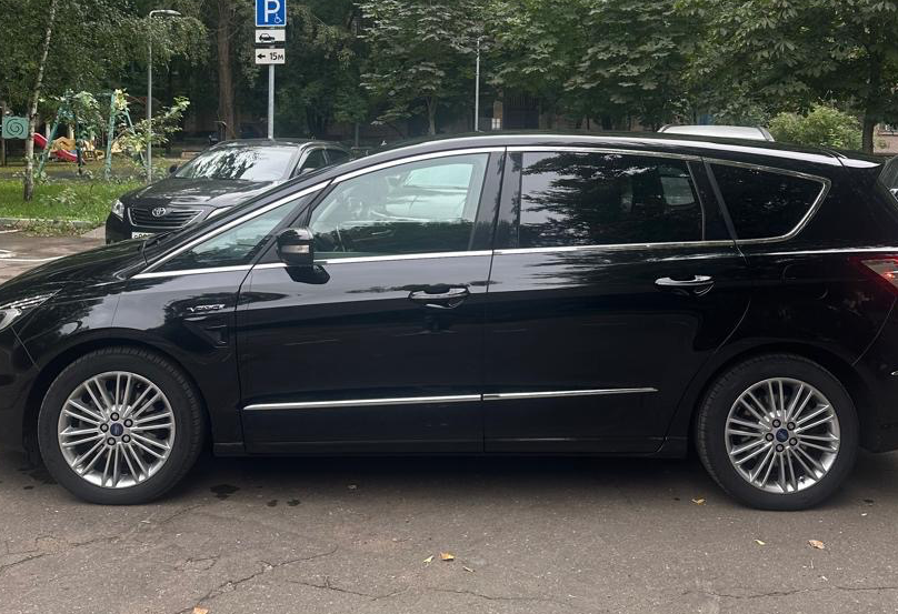 Аренда ford s-max 2018 года в городе Москва Бульвар Рокоссовского от 4000 руб./сутки, передний привод, двигатель: дизель, объем 2 литра, каско (Мультидрайв), ОСАГО (Впишу в полис), без водителя, недорого, вид 5 - RentRide