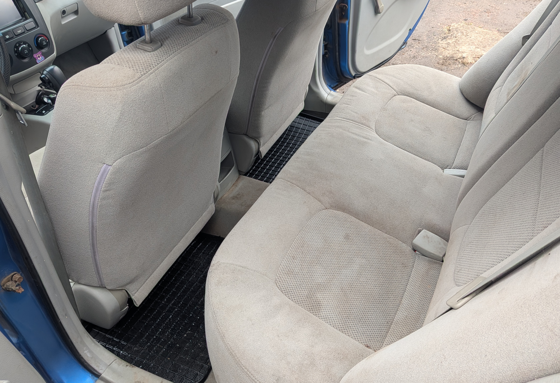 Аренда kia cerato эконом класса 2005 года в городе Москва Крылатское от 1520 руб./сутки, передний привод, двигатель: бензин, объем 1.6 литров, ОСАГО (Впишу в полис), без водителя, недорого, вид 8 - RentRide