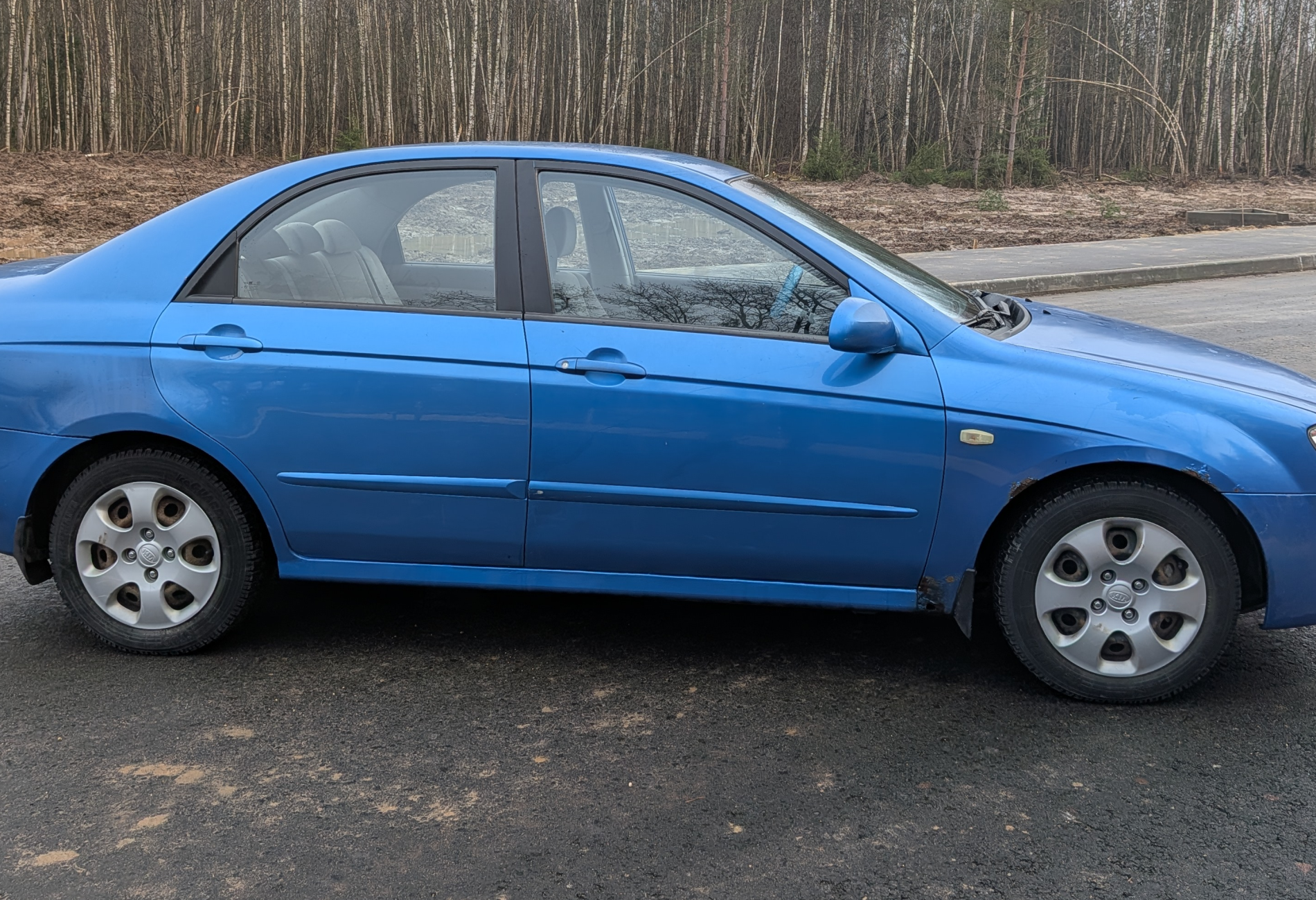 Аренда kia cerato эконом класса 2005 года в городе Москва Крылатское от 1520 руб./сутки, передний привод, двигатель: бензин, объем 1.6 литров, ОСАГО (Впишу в полис), без водителя, недорого, вид 5 - RentRide