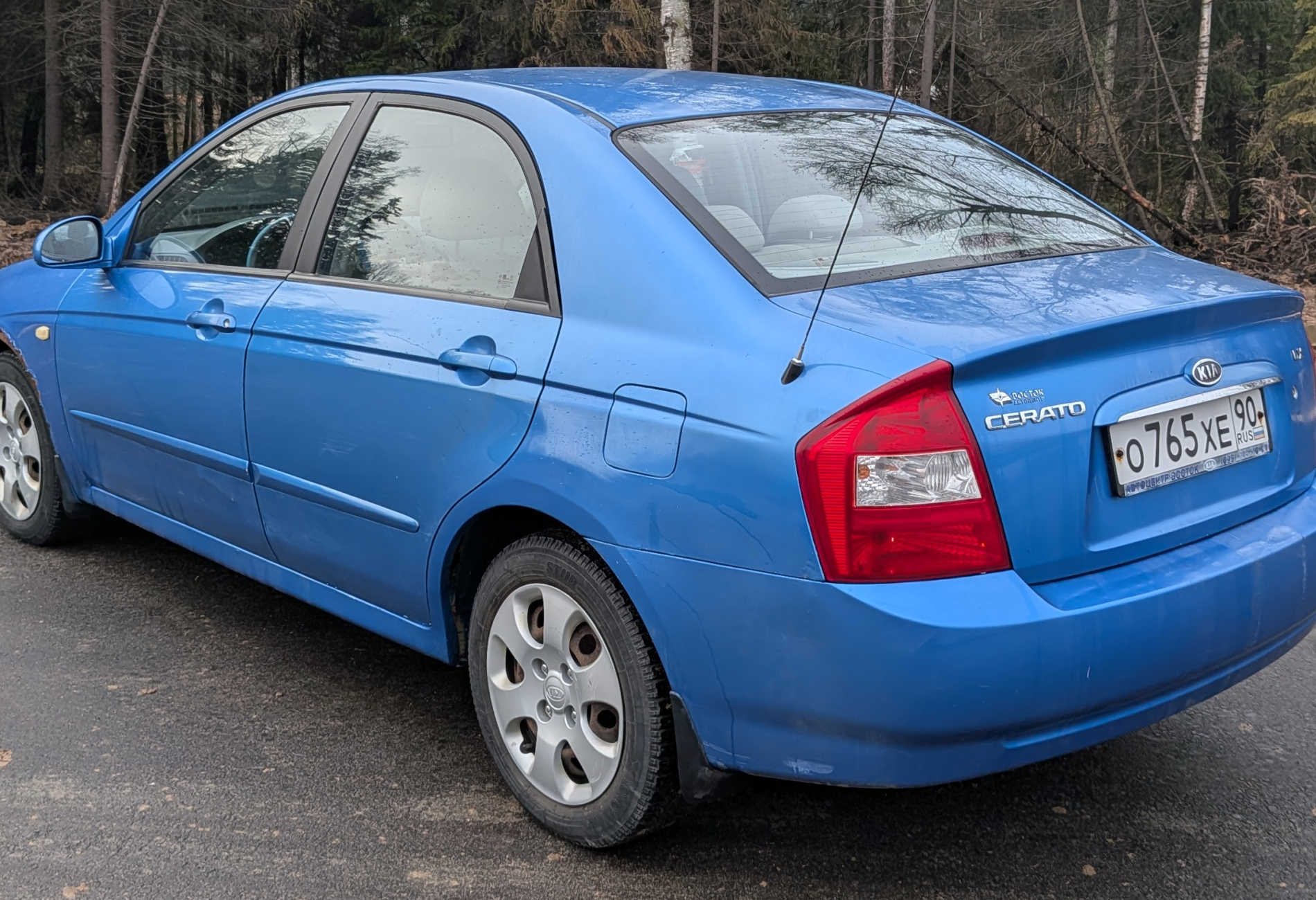 Аренда kia cerato эконом класса 2005 года в городе Москва Крылатское от 1520 руб./сутки, передний привод, двигатель: бензин, объем 1.6 литров, ОСАГО (Впишу в полис), без водителя, недорого, вид 4 - RentRide