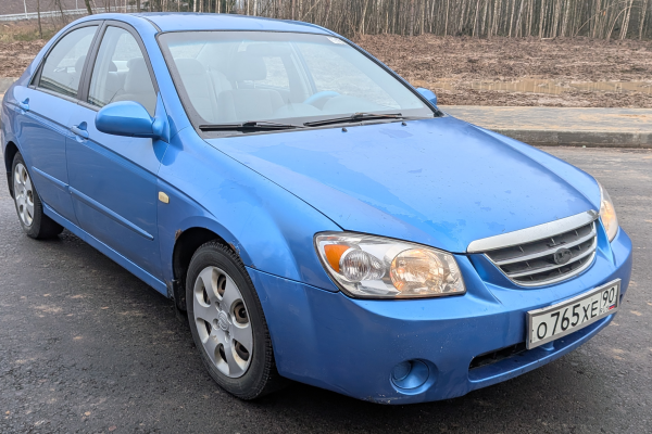 Прокат авто kia cerato эконом класса 2005 года в городе Москва Крылатское от 1520 руб./сутки, передний привод, двигатель: бензин, объем 1.6 литров, ОСАГО (Впишу в полис), без водителя, недорого - RentRide