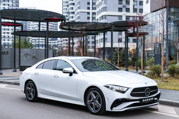 Прокат авто mercedes-benz cls премиум класса 2021 года в городе Москва Авиамоторная от 14320 руб./сутки, полный привод, двигатель: дизель, объем 2 литра, каско (Мультидрайв), ОСАГО (Мультидрайв), без водителя, недорого - RentRide
