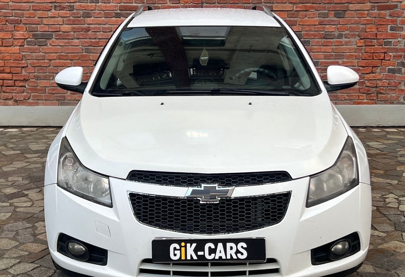 Аренда chevrolet cruze эконом класса 2014 года в городе Москва Нагорная от 1990 руб./сутки, передний привод, двигатель: бензин, объем 1.6 литров, ОСАГО (Впишу в полис), без водителя, недорого, вид 2 - RentRide