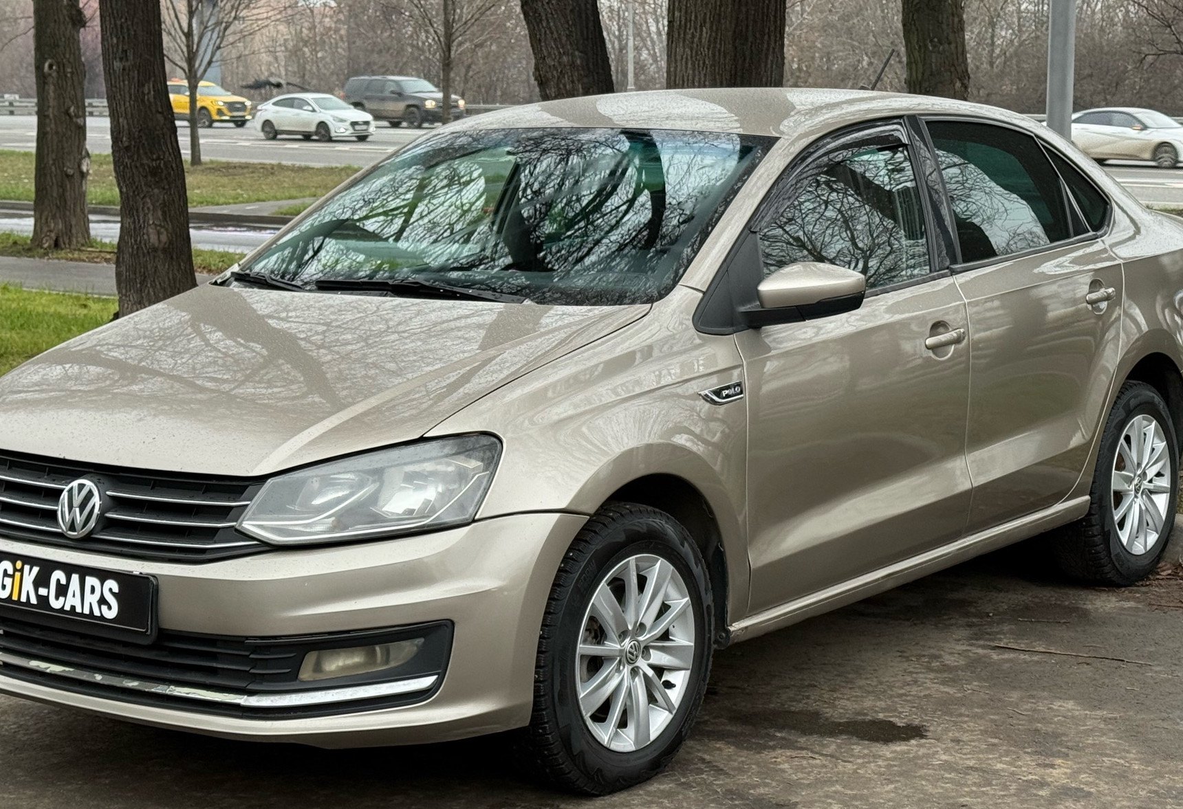 Аренда volkswagen polo эконом класса 2019 года в городе Москва Нагорная от 1990 руб./сутки, передний привод, двигатель: газ, объем 1.6 литров, ОСАГО (Впишу в полис), без водителя, недорого - RentRide
