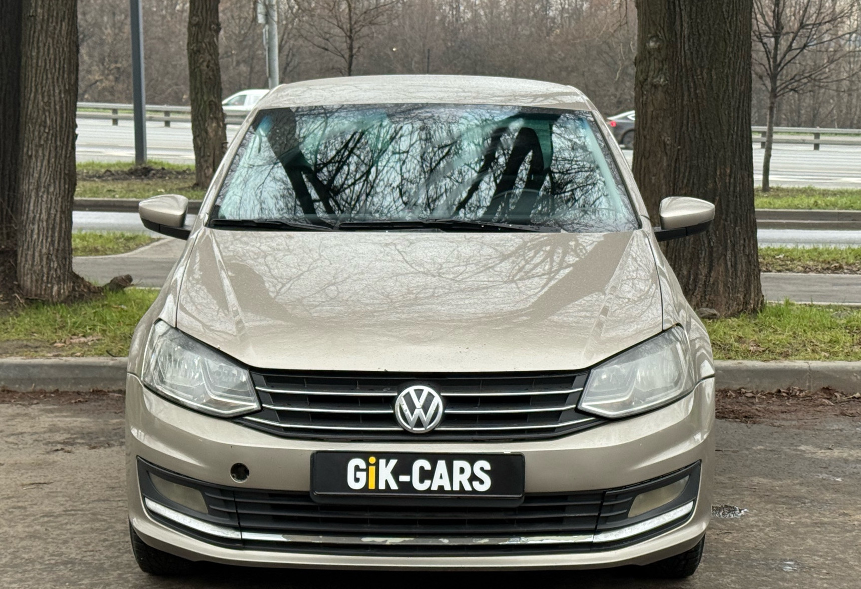 Аренда volkswagen polo эконом класса 2019 года в городе Москва Нагорная от 1990 руб./сутки, передний привод, двигатель: газ, объем 1.6 литров, ОСАГО (Впишу в полис), без водителя, недорого, вид 2 - RentRide