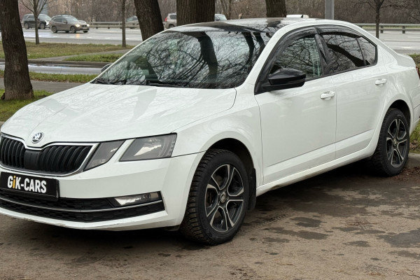 Прокат авто skoda octavia эконом класса 2017 года в городе Москва Нагорная от 2490 руб./сутки, передний привод, двигатель: бензин, объем 1.6 литров, ОСАГО (Впишу в полис), без водителя, недорого - RentRide