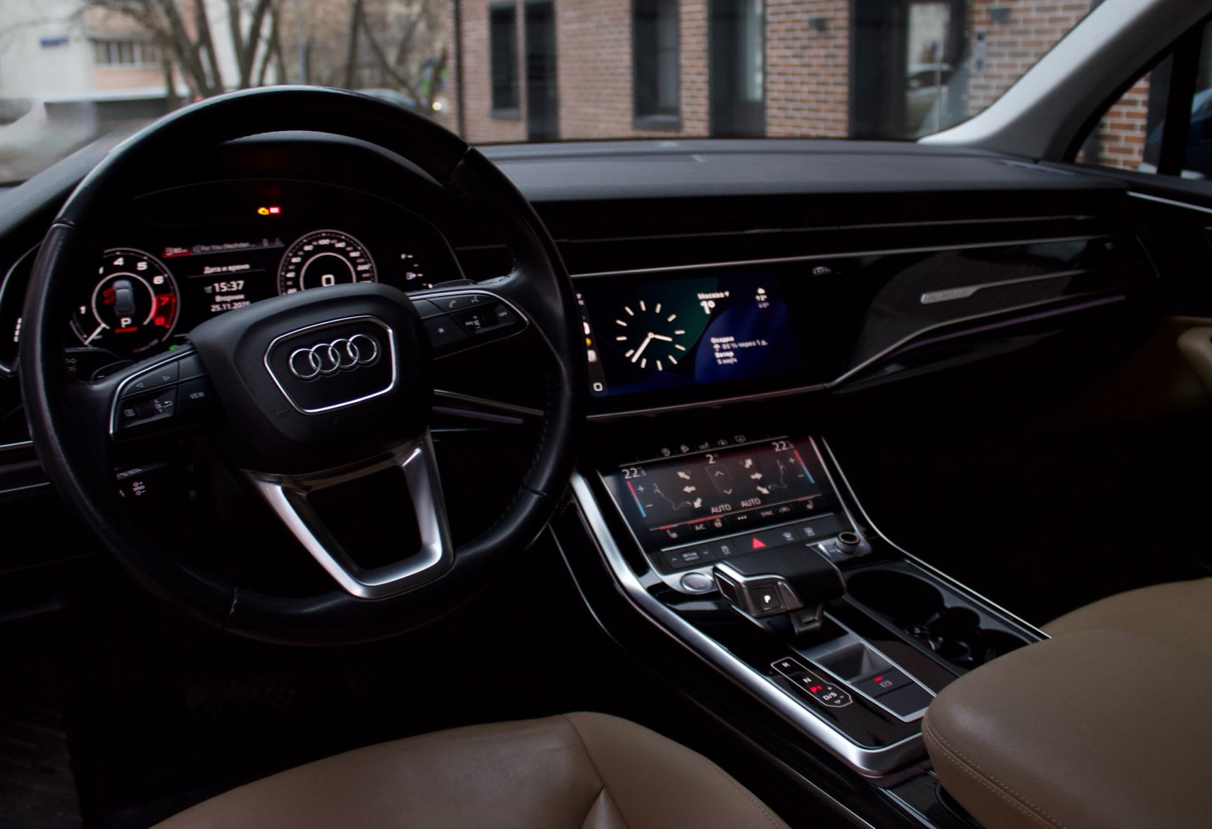 Аренда audi q7 бизнес класса 2021 года в городе Москва Бауманская от 12690 руб./сутки, полный привод, двигатель: бензин, объем 2 литра, ОСАГО (Мультидрайв), без водителя, недорого, вид 5 - RentRide