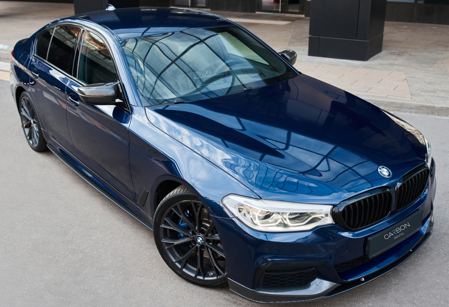 Аренда bmw 5-serii премиум класса 2019 года в городе Москва Университет от 9000 руб./сутки, полный привод, двигатель: дизель, объем 3 литра, ОСАГО (Мультидрайв), без водителя, недорого, вид 3 - RentRide