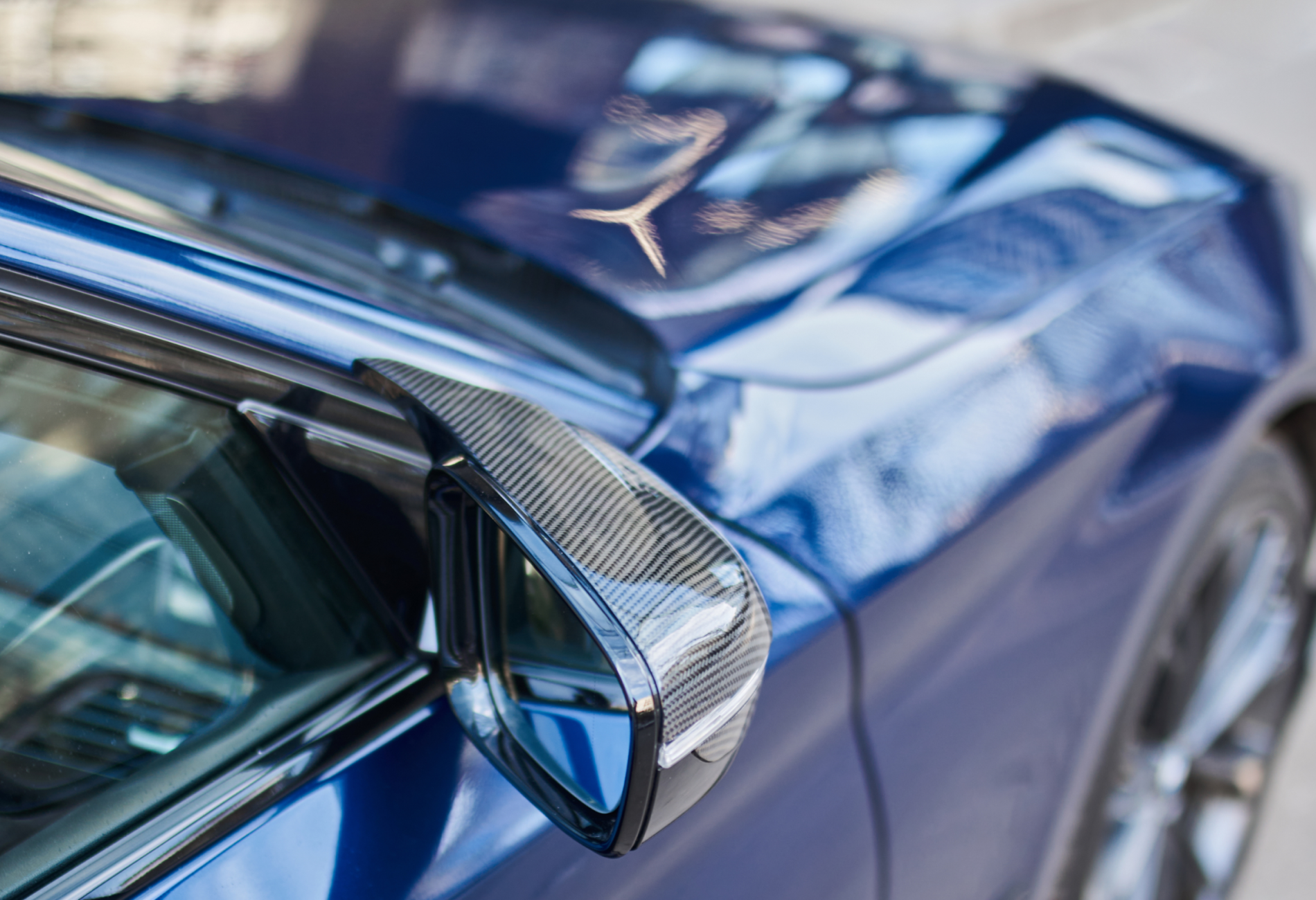 Аренда bmw 5-serii премиум класса 2019 года в городе Москва Университет от 9000 руб./сутки, полный привод, двигатель: дизель, объем 3 литра, ОСАГО (Мультидрайв), без водителя, недорого, вид 4 - RentRide